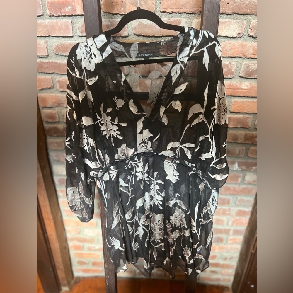 Lane Bryant 14/16 sheer shimmery loose floral blouse